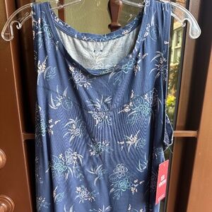 Sherpa brand women's Kira tank. NWT. Size XL